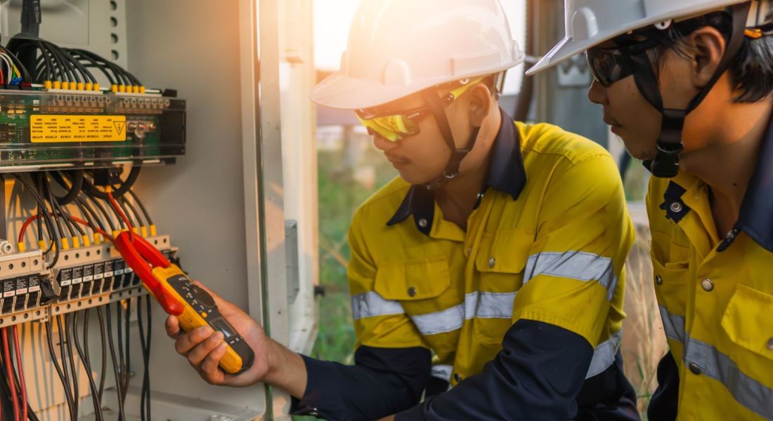 How Commercial Electricians Ensure Workplace Safety